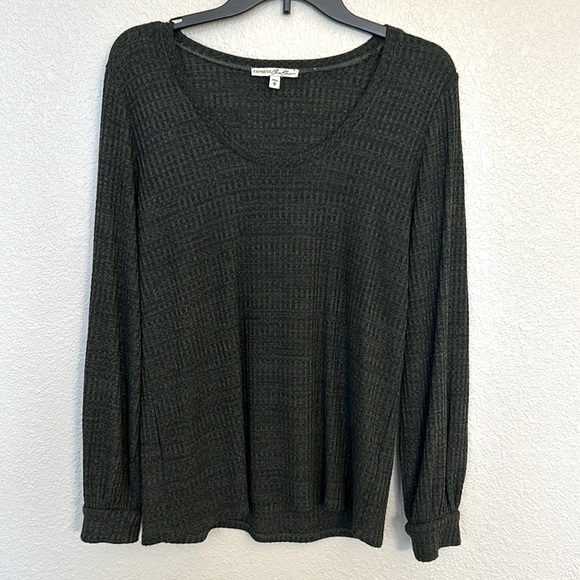 Women’s Express dark green long sleeve top size medium. - Picture 1 of 4